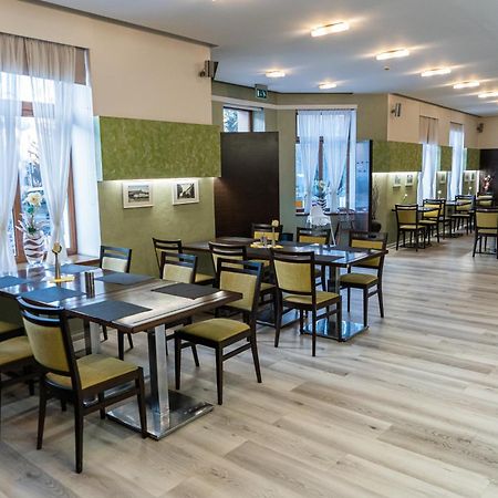Franko Hotel Zvolen Exteriör bild